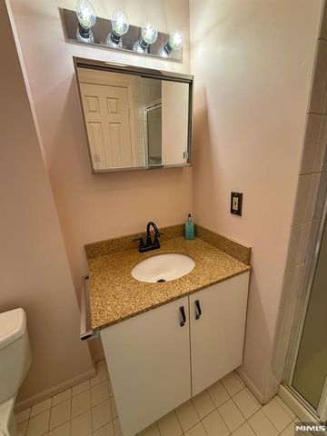 23 Karam Circle 3823, West Orange, NJ 07052