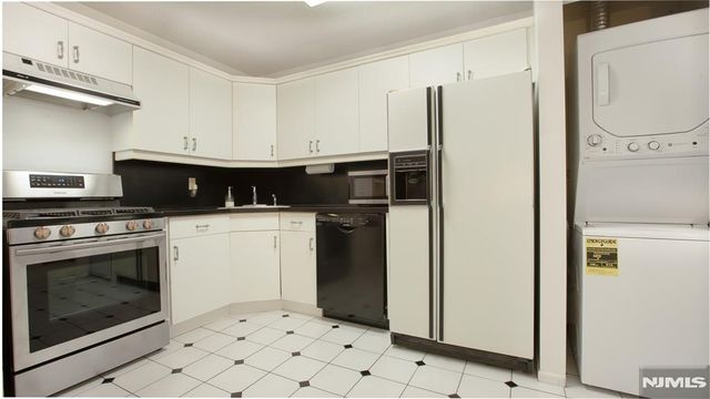 23 Karam Circle 3823, West Orange, NJ 07052