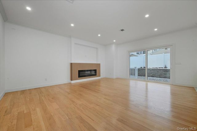 319 Blacksmith Road W, Levittown, NY 11756