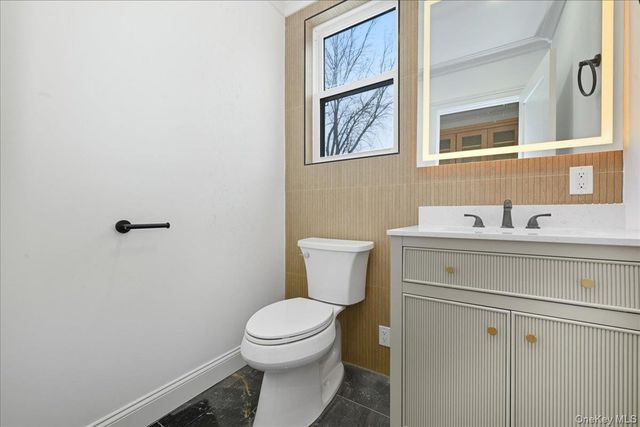 319 Blacksmith Road W, Levittown, NY 11756