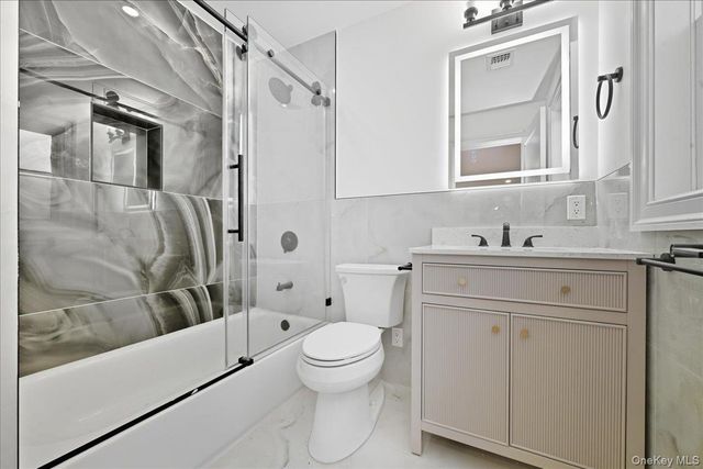 319 Blacksmith Road W, Levittown, NY 11756