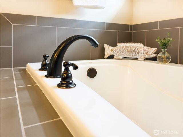 5214 Waldron Drive NE, Olympia, WA 98516