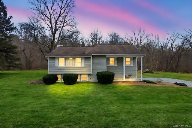 55 Robin Drive, Carmel, NY 10512