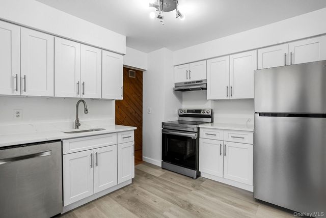 55 Robin Drive, Carmel, NY 10512