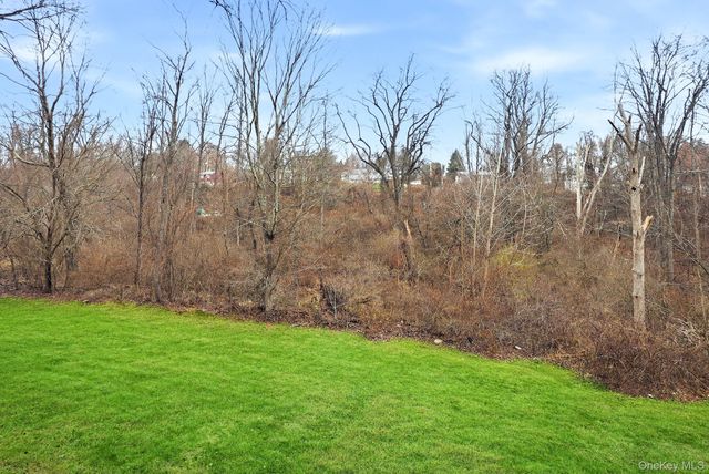 55 Robin Drive, Carmel, NY 10512