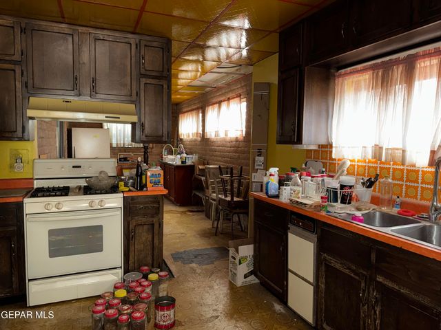 2230 ARIZONA Avenue, El Paso, TX 79930