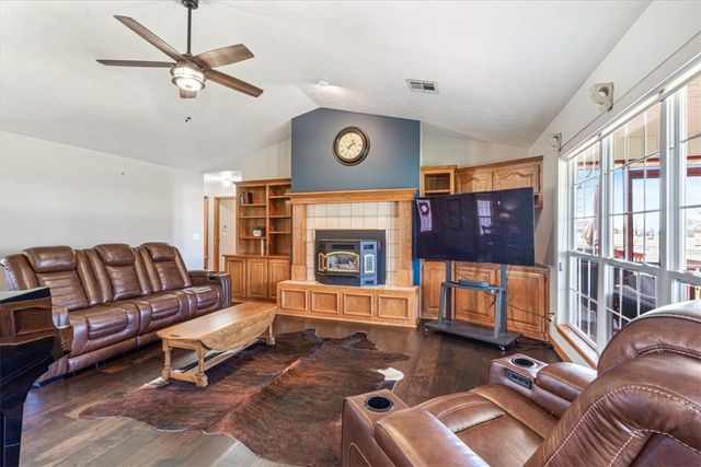 29 Indian Wells Drive, Holiday Island, AR 72631