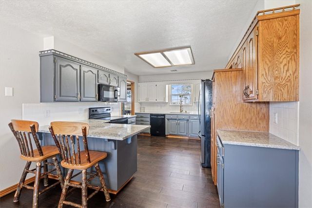 29 Indian Wells Drive, Holiday Island, AR 72631