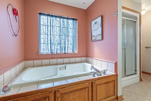 29 Indian Wells Drive, Holiday Island, AR 72631