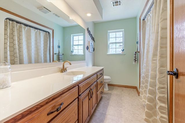 29 Indian Wells Drive, Holiday Island, AR 72631