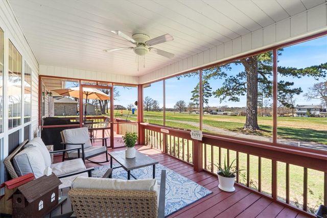 29 Indian Wells Drive, Holiday Island, AR 72631