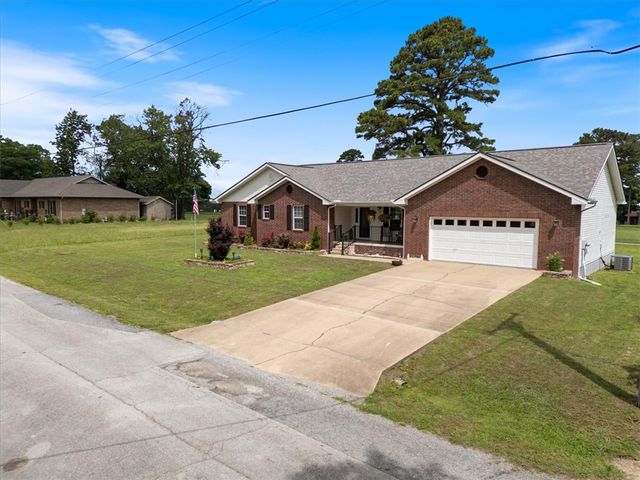 29 Indian Wells Drive, Holiday Island, AR 72631