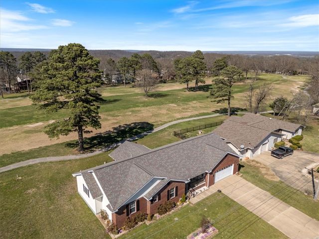 29 Indian Wells Drive, Holiday Island, AR 72631
