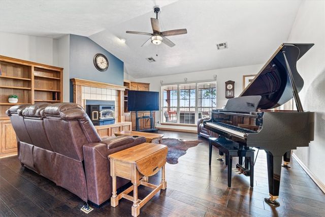 29 Indian Wells Drive, Holiday Island, AR 72631