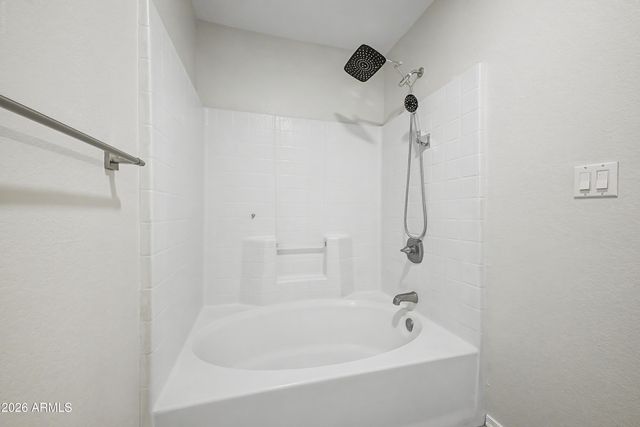 1633 E LAKESIDE Drive 135, Gilbert, AZ 85234