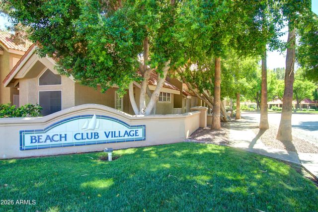 1633 E LAKESIDE Drive 135, Gilbert, AZ 85234