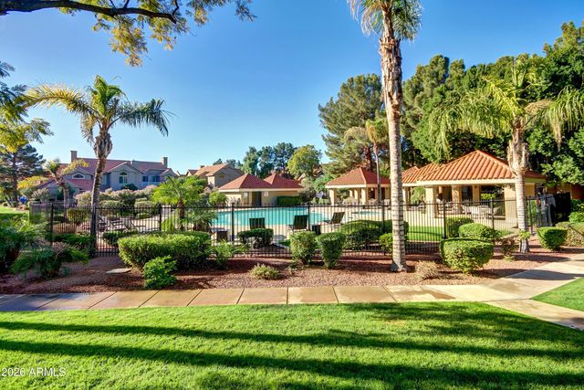 1633 E LAKESIDE Drive 135, Gilbert, AZ 85234