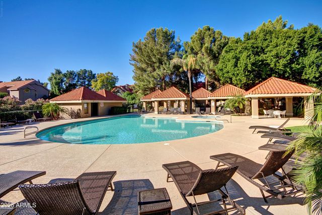 1633 E LAKESIDE Drive 135, Gilbert, AZ 85234