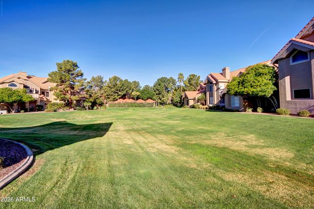 1633 E LAKESIDE Drive 135, Gilbert, AZ 85234