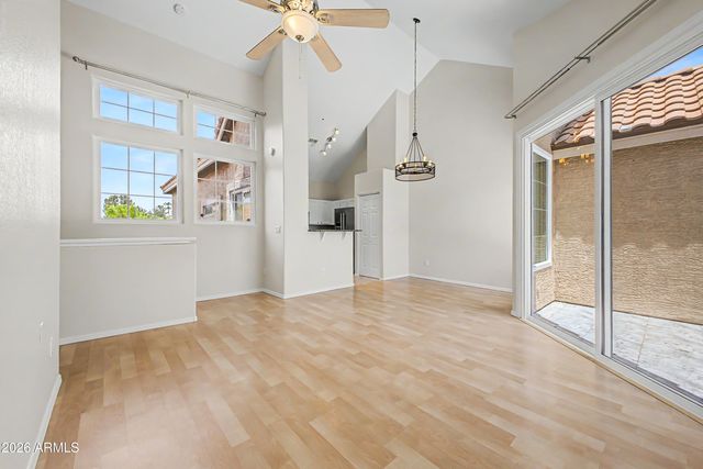 1633 E LAKESIDE Drive 135, Gilbert, AZ 85234