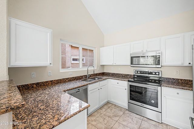 1633 E LAKESIDE Drive 135, Gilbert, AZ 85234