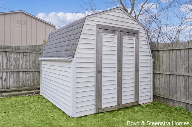 183 3rd Street Ne, Cedar Springs City, MI 49319