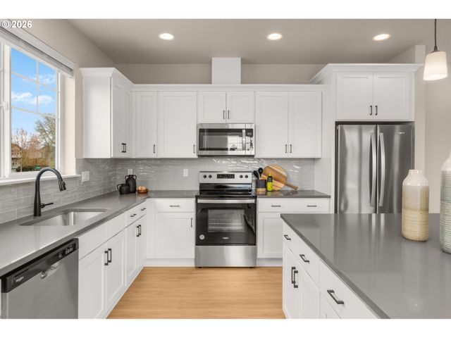 5139 Se THORNAPPLE St, Hillsboro, OR 97123