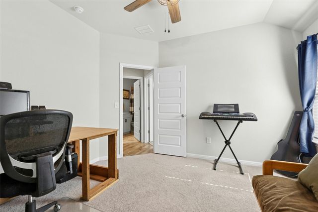 185 Dogvane CIR, Kyle, TX 78640