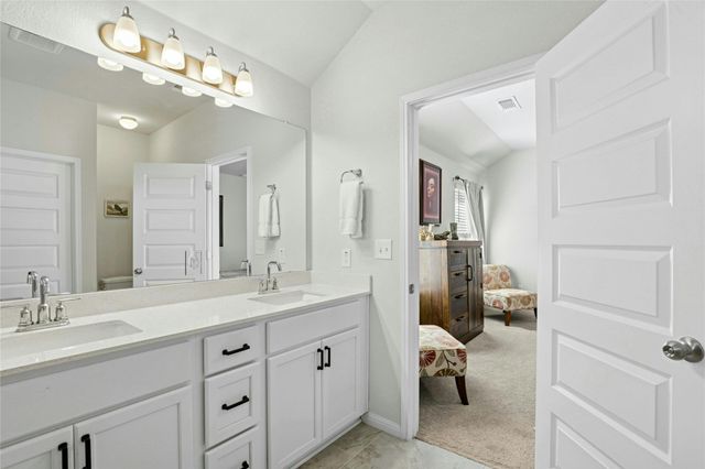 185 Dogvane CIR, Kyle, TX 78640