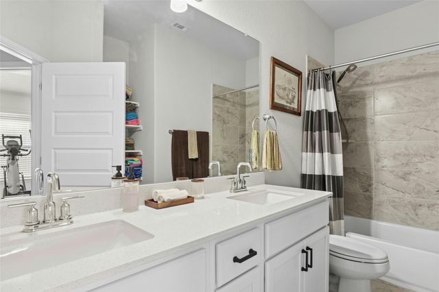 185 Dogvane CIR, Kyle, TX 78640