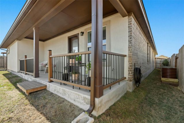 185 Dogvane CIR, Kyle, TX 78640