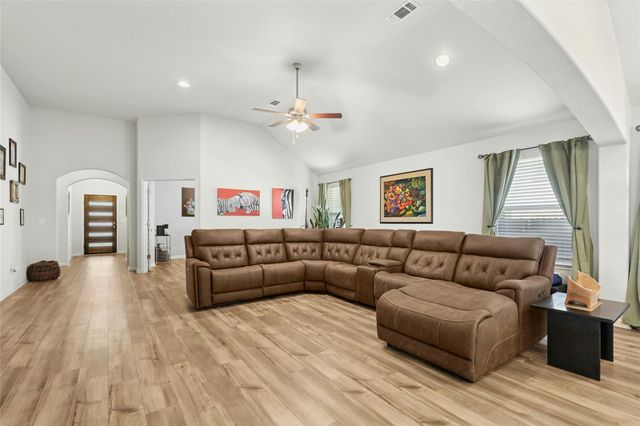 185 Dogvane CIR, Kyle, TX 78640