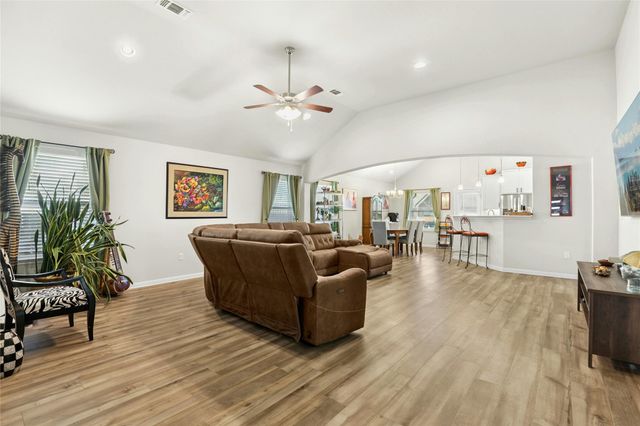 185 Dogvane CIR, Kyle, TX 78640