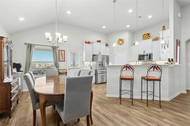 185 Dogvane CIR, Kyle, TX 78640