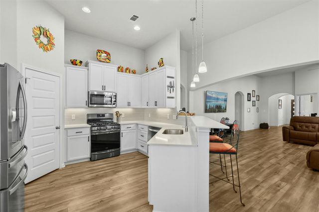 185 Dogvane CIR, Kyle, TX 78640