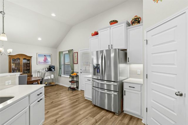 185 Dogvane CIR, Kyle, TX 78640