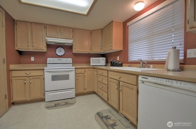 4216 Richmond Lane SE, Lacey, WA 98503