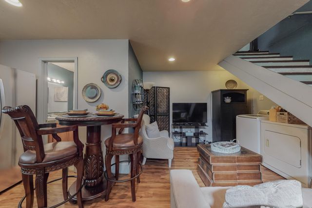 2635 Monroe Street NE, Albuquerque, NM 87110