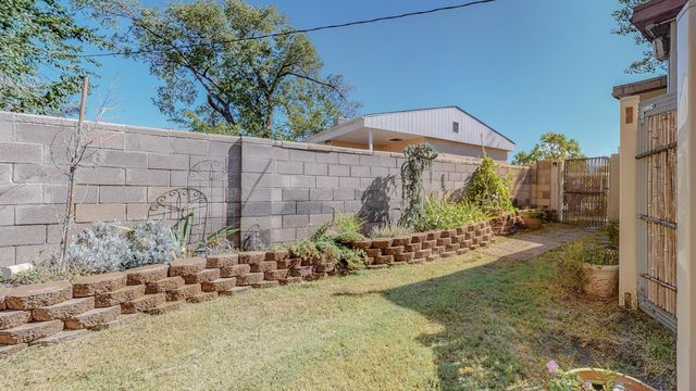 2635 Monroe Street NE, Albuquerque, NM 87110