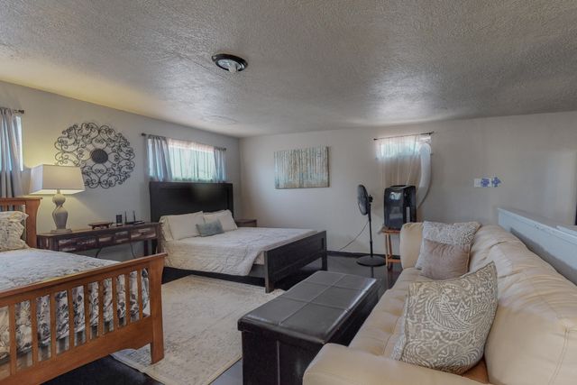 2635 Monroe Street NE, Albuquerque, NM 87110