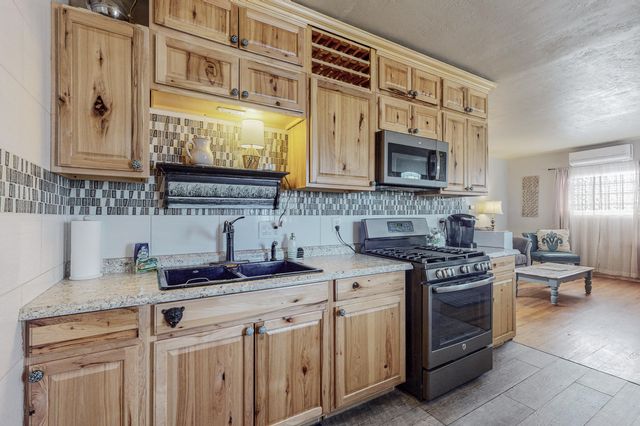 2635 Monroe Street NE, Albuquerque, NM 87110