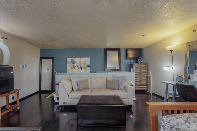 2635 Monroe Street NE, Albuquerque, NM 87110