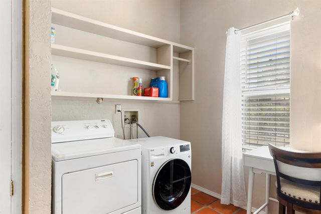 2635 Monroe Street NE, Albuquerque, NM 87110