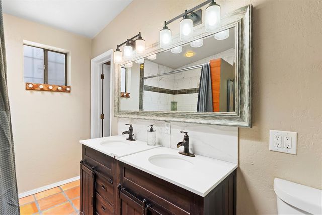 2635 Monroe Street NE, Albuquerque, NM 87110