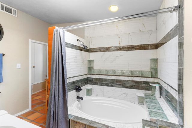 2635 Monroe Street NE, Albuquerque, NM 87110