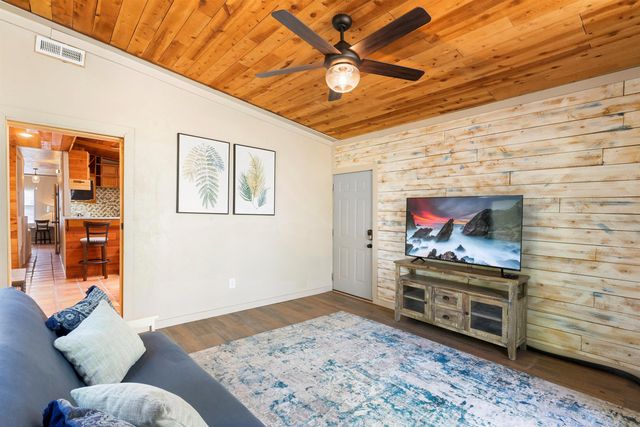 2635 Monroe Street NE, Albuquerque, NM 87110