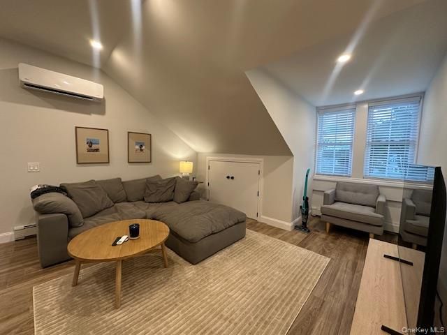 68 Nassau Road 2nd Floor, Huntington, NY 11743