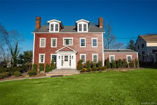 68 Nassau Road 2nd Floor, Huntington, NY 11743