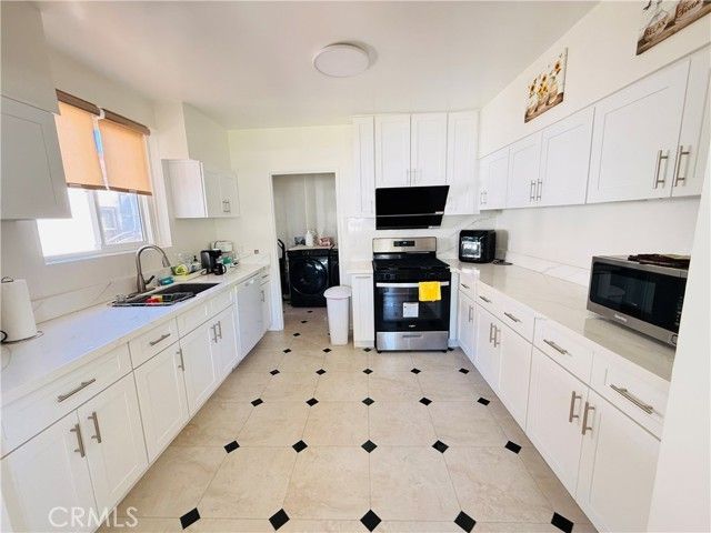 590 N DAISY AVE, Pasadena, CA 91107