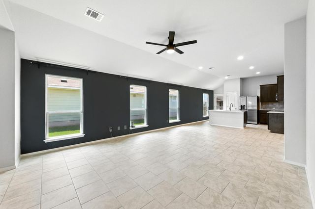 308 Black Opal DR, Jarrell, TX 76537